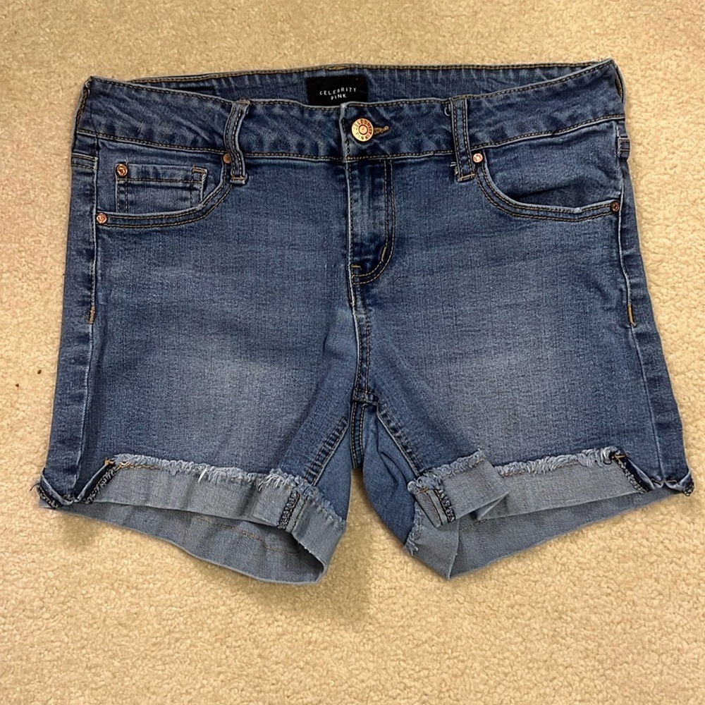 Celebrity Pink mid-rise 4.5in jean shorts